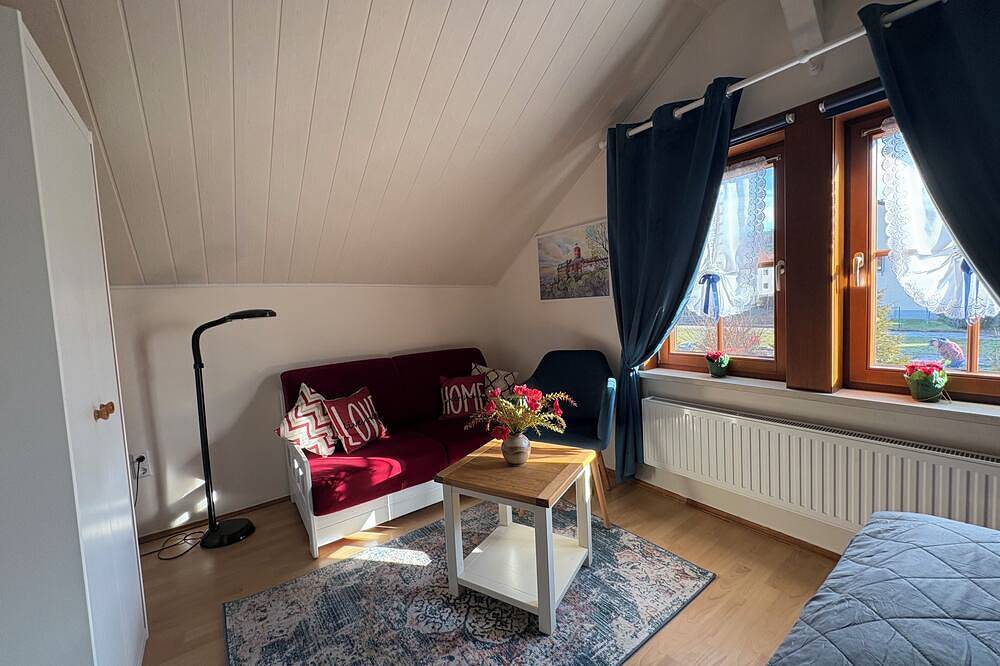 Ganze Wohnung, Ferienwohnung am Rennsteig, direkt bei Eisenach, am Südhang der Wartburg gelegen in Wartburg, Wolfsburg-Unkeroda