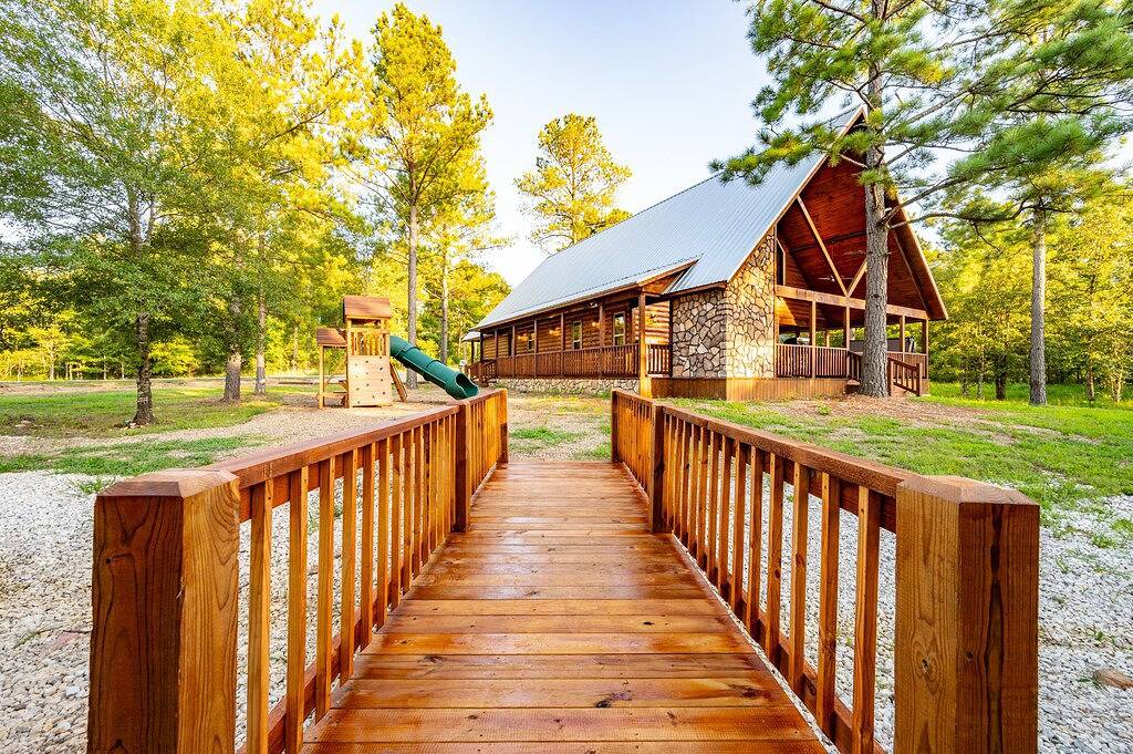 Log Cabin for 7 People in Broken Bow, Broken Bow Lake