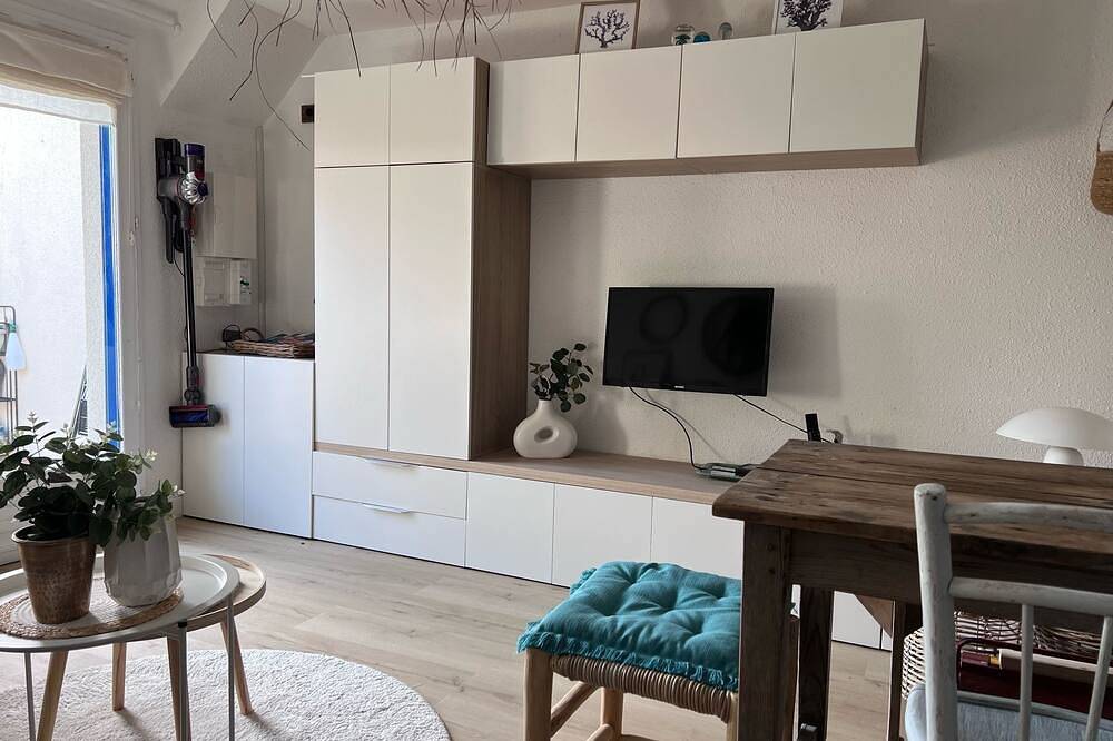 Small house, direct access to beach and coastal paths in Larmor-Baden, Côte des Mégalithes