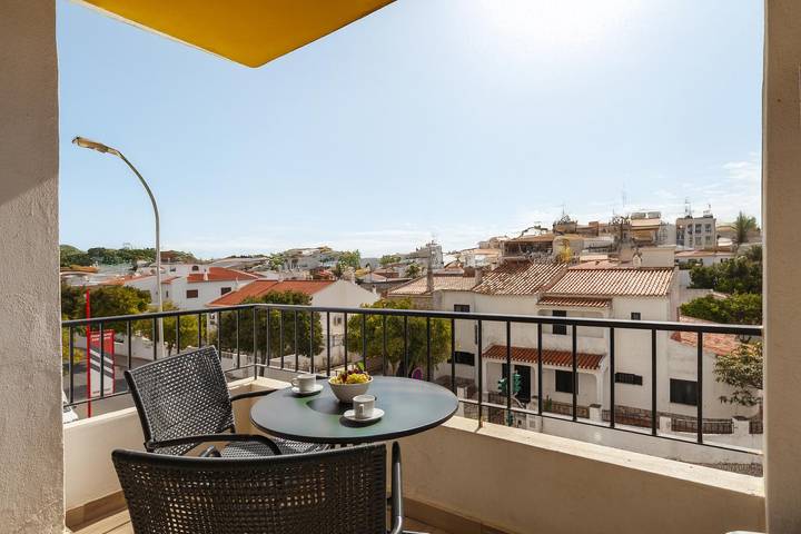 Ganze Wohnung, Ferienwohnung für 2 Personen mit Balkon in Santa Maria, São Gonçalo de Lagos