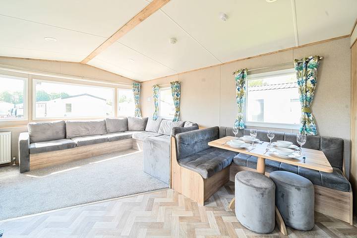 Holiday rental for 8 people, with pool, with pets in Hampshire
