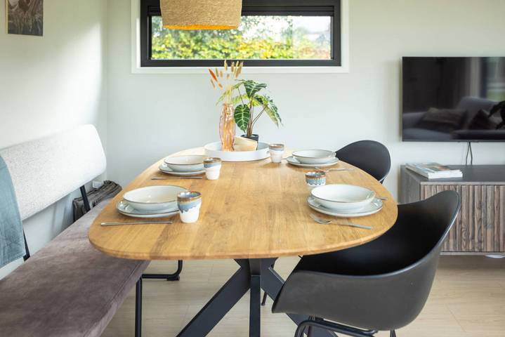 Charmantes 4P Ferienhaus mit Klimaanlage und Whirlpool direkt an den friesischen Seen. in Friesland