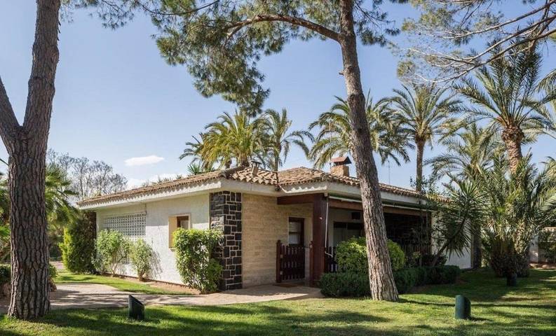 Apartamento para 8 personas, con Terraza y Piscina en La Eliana