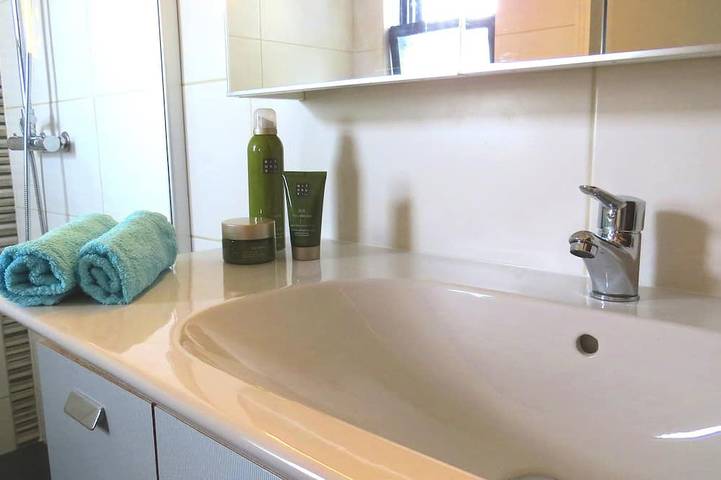 Hidden villa with pool and sea views, located in a green area. in Conceição e Estoi, Distrito de Faro