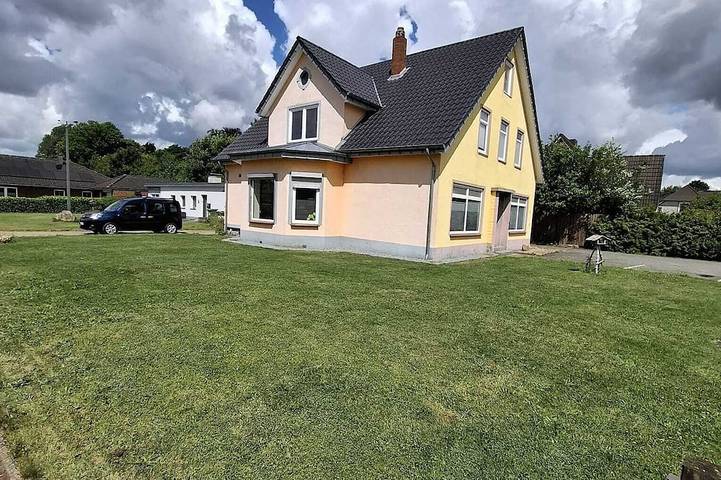 Ferienhaus für 8 Personen, mit Terrasse und Garten in Großenwiehe