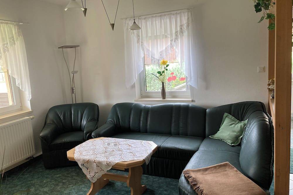 Ganze Wohnung, Ferienwohnung \"Rose\" im Landhausstil mit Außensauna und viel Natur in Ressen-Zaue, Schwielochsee