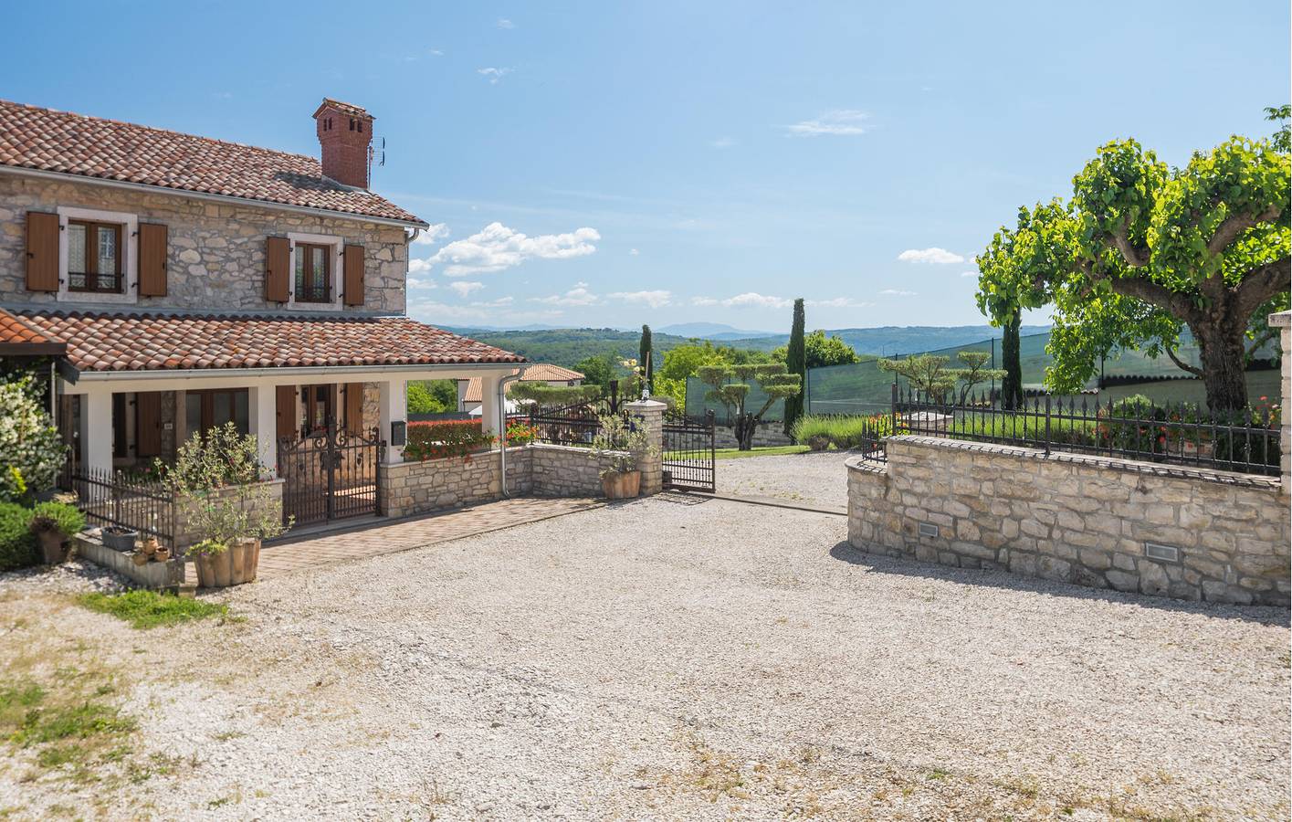 Gemütliche 2-Zimmer-Wohnung mit Terrasse in der Nähe von Brtonigla und lokalen Restaurants in Općina Brtonigla, Umag und Umgebung