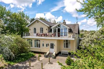 Ferienhaus für 10 Personen, mit Terrasse und Sauna sowie Whirlpool in Biikebrennen