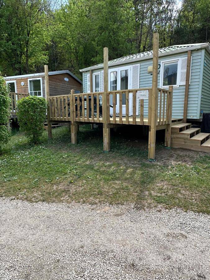 Camping pour 6 personnes, avec vue ainsi que terrasse et piscine, animaux acceptés à Castellane - 2