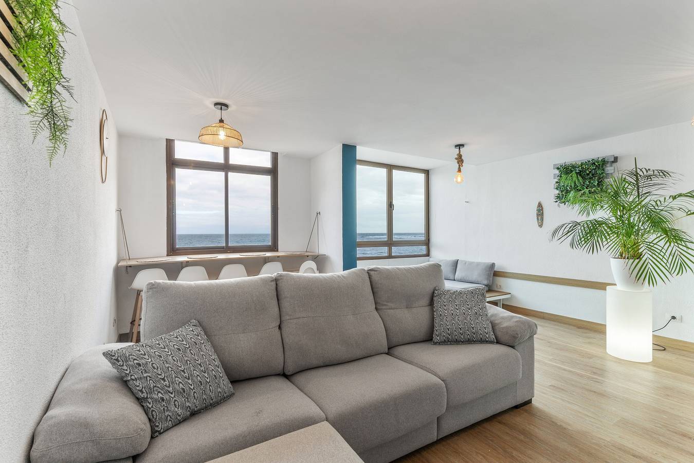 Apartamento entero, Apartamento de vacaciones 'Casa Adrimar' con vistas al mar, piscina compartida y Wi-Fi in El Pagador, Moya