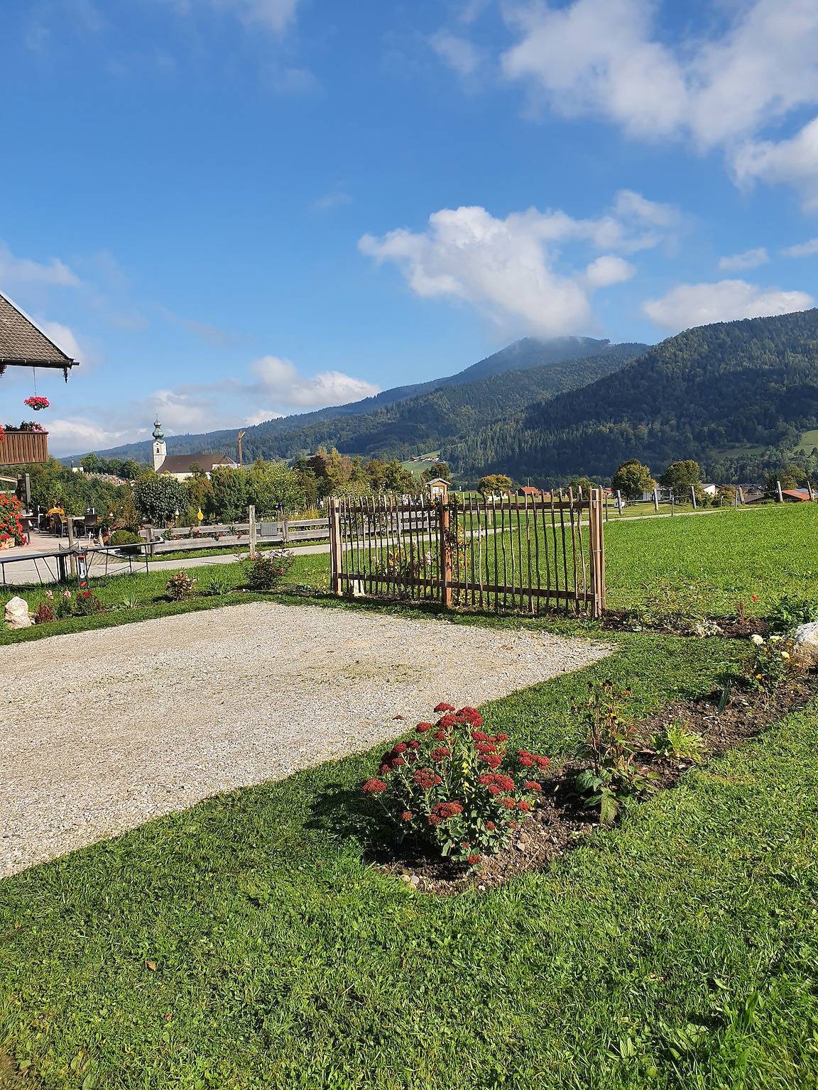 Haus Matzl inkl. Chiemgaukarte - Doppelzimmer Nr. 2 mit Dusche und Wc, Balkon, Tv, Wlan in Ruhpolding, Bayerische Alpen