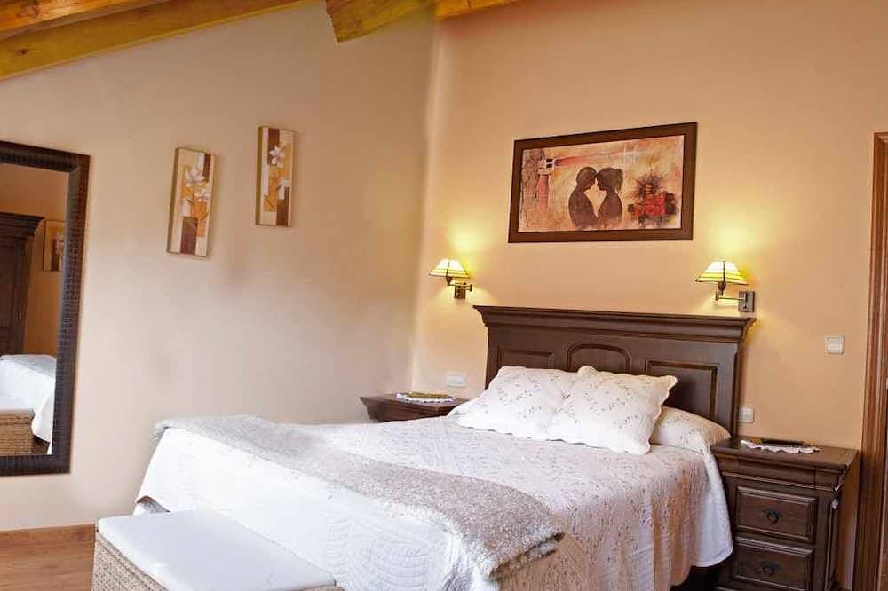 Entire apartment, Valdecarzana Apartments. Braña San Lorenzo Senda del Oso, 3 km from San Martín in Teverga, Cordillera Cantábrica