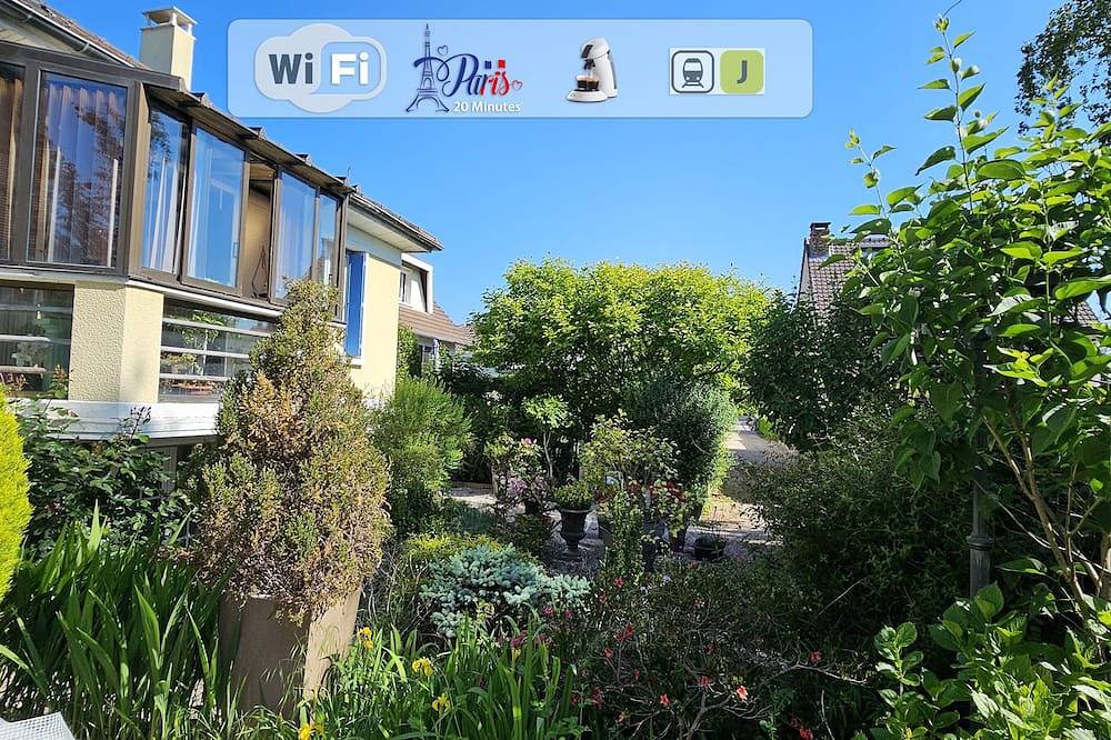 Appartement entier, Appartement Rez-de-Jardin de la maison, plus Cabane dans le jardin in Herblay-sur-Seine, Val-d'Oise