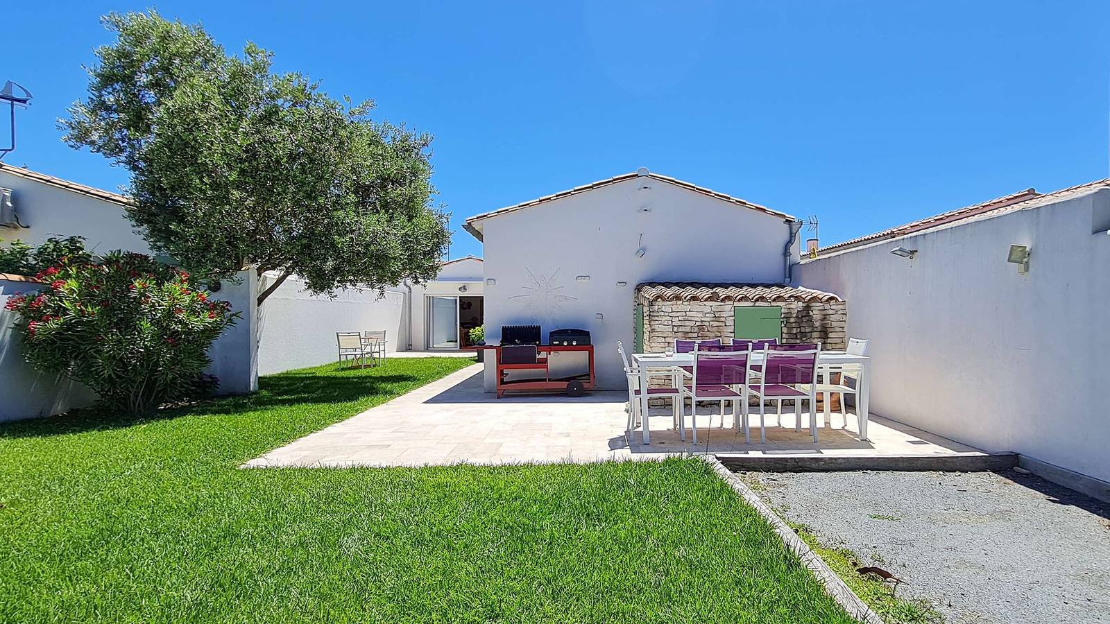 Appartement de vacances entier, Superbe villa avec piscine, boulodrome et parking in Sainte-Marie-de-Ré, Île de Ré