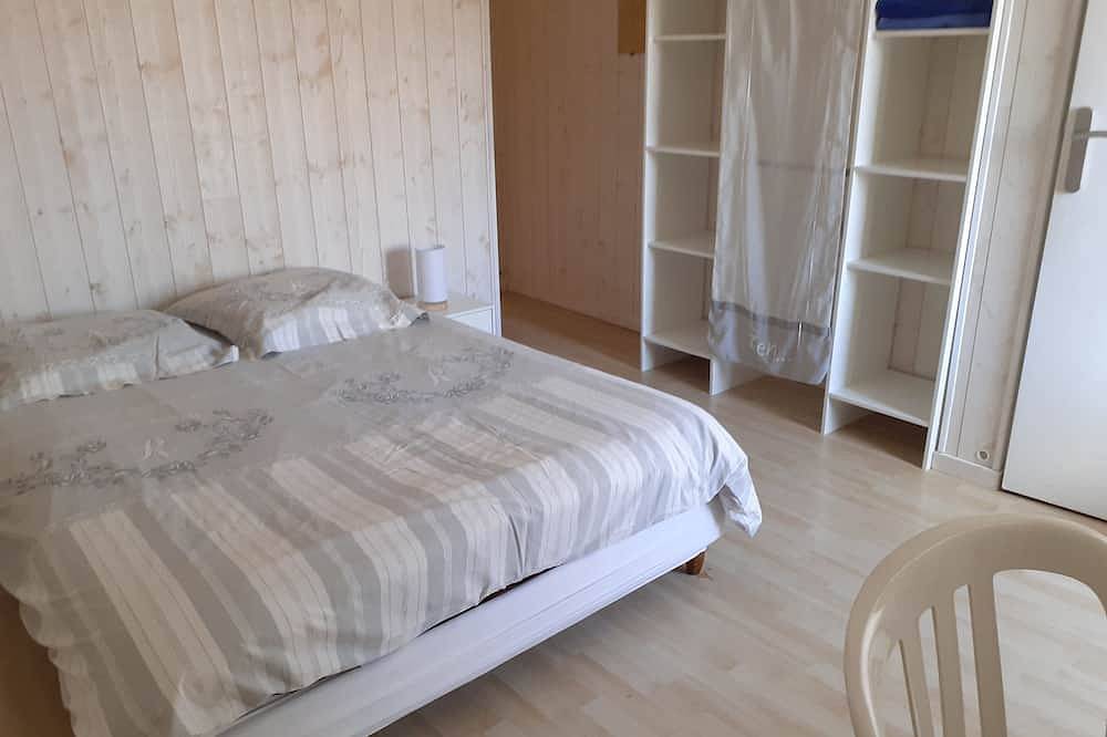 Apartamento entero, Apartamento de 28 m² en un patio soleado in La Rochelle, Región de La Rochelle