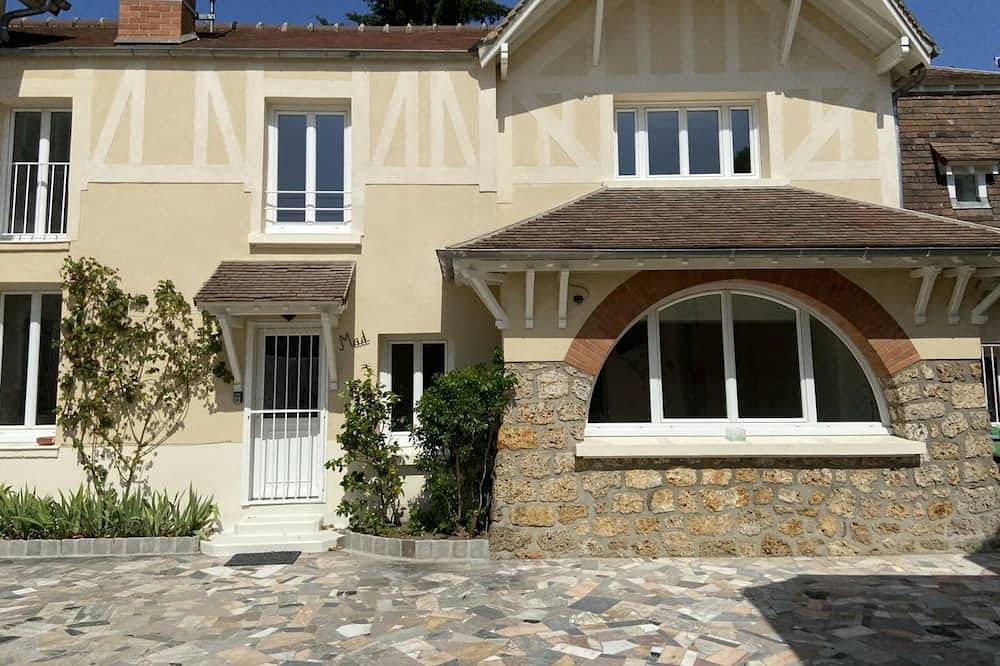 Gîte rénové de charme avec parc, étang, proche de Paris et Versailles in Senlisse, Parc naturel régional de la Haute Vallée de Chevreuse