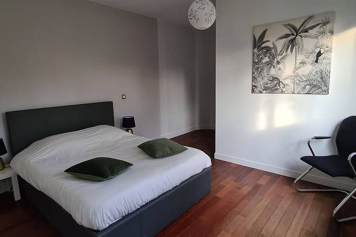 Location de vacances pour 13 personnes, avec jacuzzi et jardin à Gagny - 3