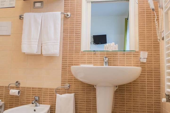 Ground Floor Double Room in \"Donnosanto Residence\" in Torre Santa Sabina, Carovigno