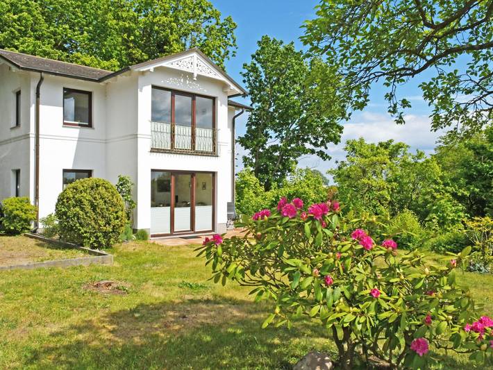 Ferienwohnung für 3 Personen, mit Balkon und Garten in Göhren