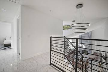 Vacation Home for 12 Guests in Los Angeles, San Fernando Valley, Picture 1