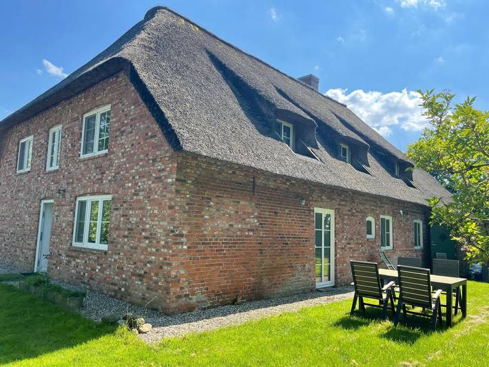 Ferienwohnung für 4 Personen, mit Garten und Ausblick sowie Terrasse in Welt - 2