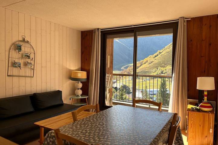 Ganze Wohnung, Gemütliche 2-Zimmer-Ferienwohnung für 6 Pers. am Pistenrand mit Balkon und Aufzug in Peyragudes, Französische Pyrenäen