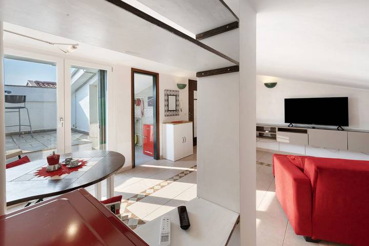 Vacation rental for 2 people, with lake view and balcony in Lake Garda