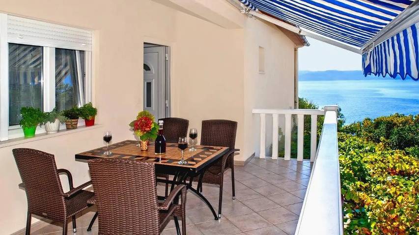 Ferienwohnung für 6 Personen, mit Terrasse in Pisak
