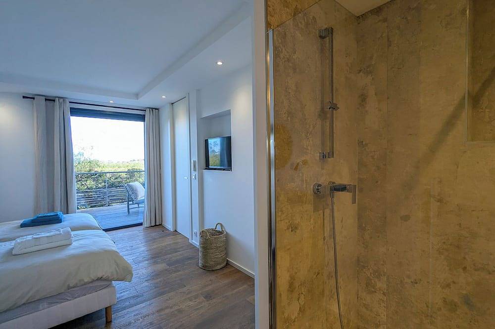 Appartamento intero, A1 Superb 6-person apartment Terrace, sea view. 400m from the beach! in Sainte-Lucie de Porto-Vecchio, Zonza