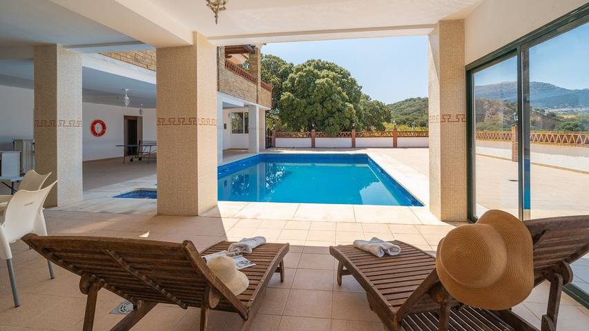 Chalet para 20 personas, con piscina y balcón/terraza, Se admiten mascotas en Loja - 3