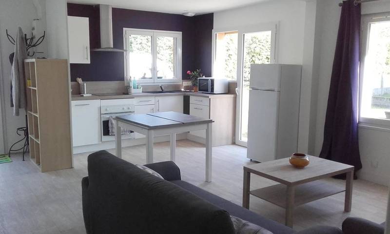 Location de vacances pour 6 personnes, avec jardin, animaux acceptés à Port-en-Bessin-Huppain - 2