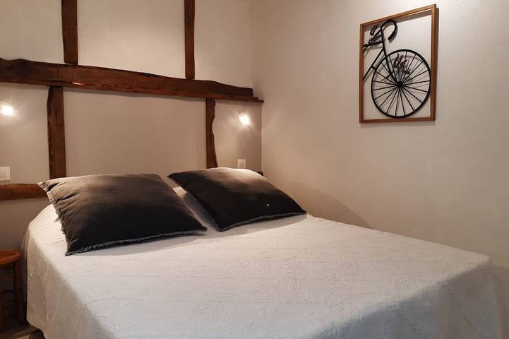 Gîte pour 2 personnes, avec jardin ainsi que piscine et terrasse à Montferrat - 3