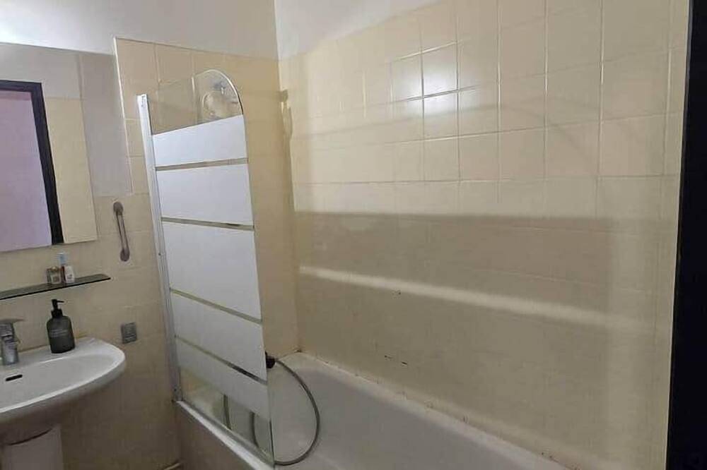 Entire apartment, Spacious apartment - City south of Toulouse in Muret, Haute-Garonne