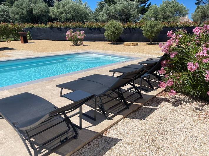 Location de vacances pour 6 personnes, avec Terrasse et Jardin ainsi que Piscine et Vue à Salazac - 4