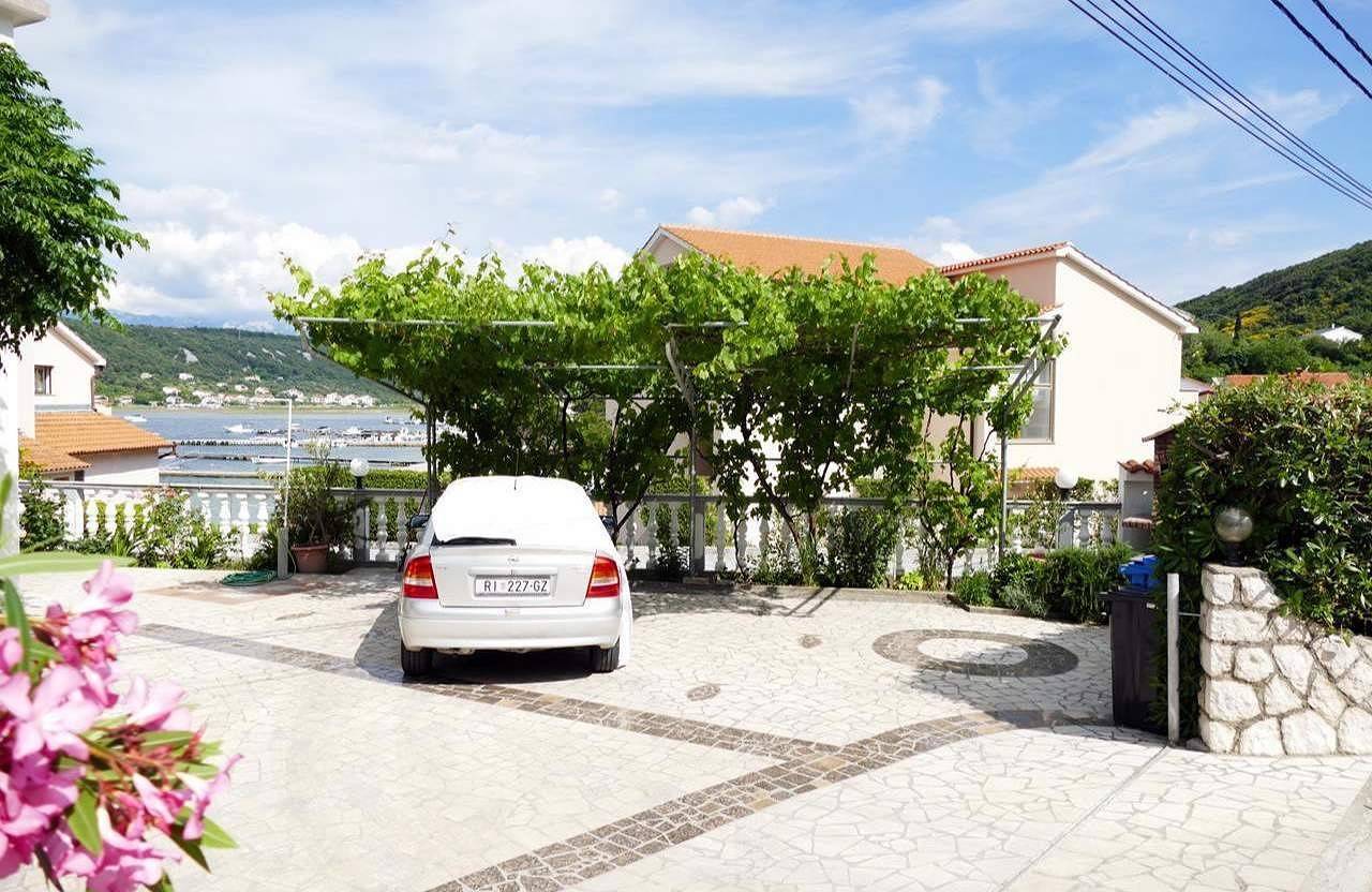 Ganze Wohnung, 1-Zimmer-Ferienwohnung mit Balkon und Meerblick Supetarska Draga - Donja, Rab A-22365-a in Supetarska Draga, Rab