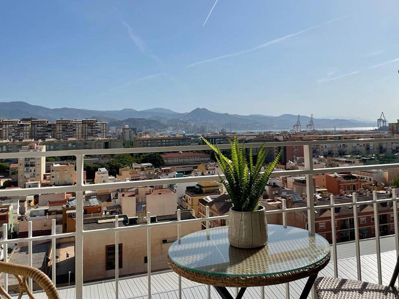 Ganze Ferienwohnung, Ferienwohnung für 6 Personen mit Balkon/Terrasse in Carretera de Cádiz, Malaga