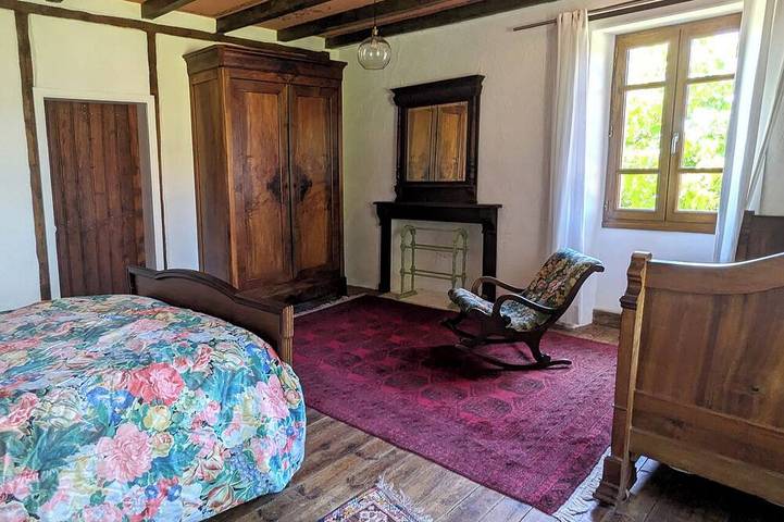 Location de vacances pour 6 personnes, avec jardin et piscine à Mourjou - 3