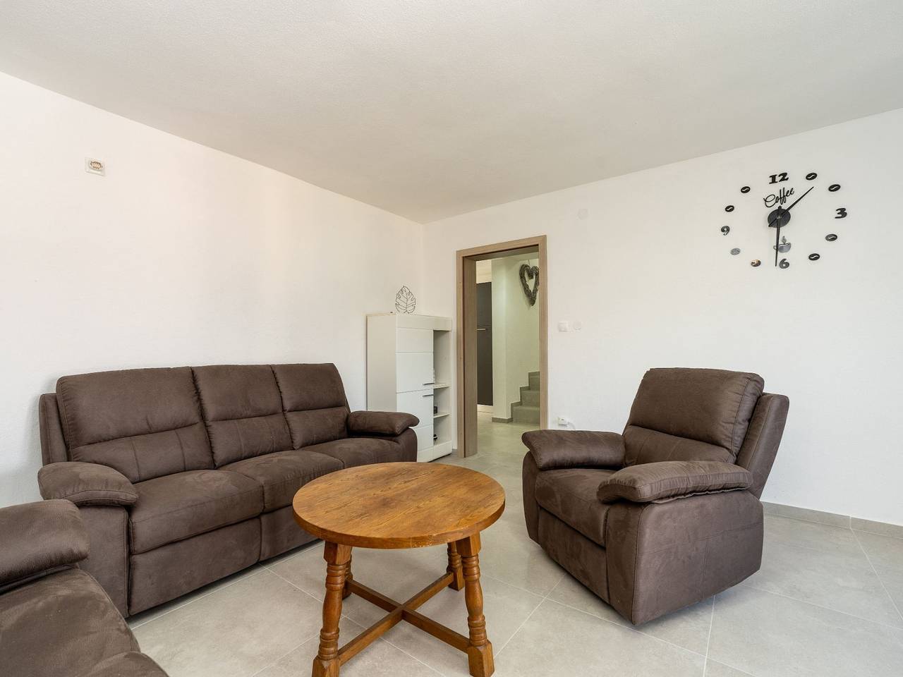 Villa Ivanovi Dvori - Seven Bedroom Villa with Private Pool in Donji Karin, Zadar