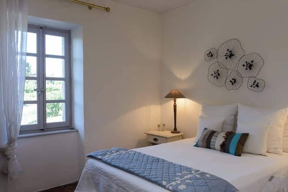 Ganze Wohnung, 4* apartment at Château Juliette Winery Chalet in Tresques, Nimes und Umgebung