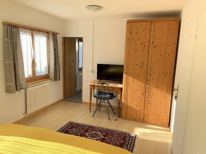 Waldheim Laax Pension - Familienzimmer Arve in Laax Dorf, Laax