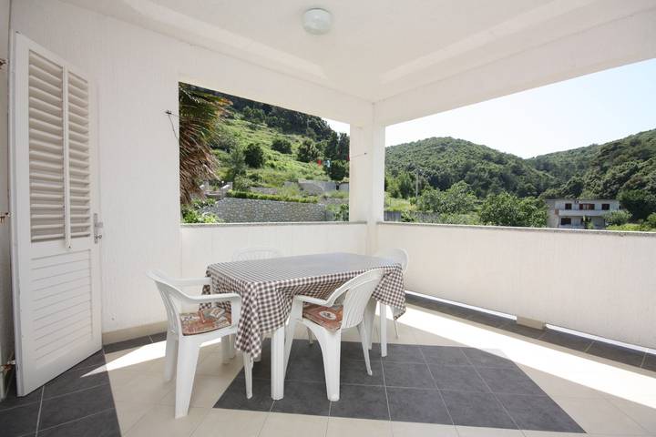 Ferienwohnung für 5 Personen, mit Balkon/Terrasse in Supetarska Draga