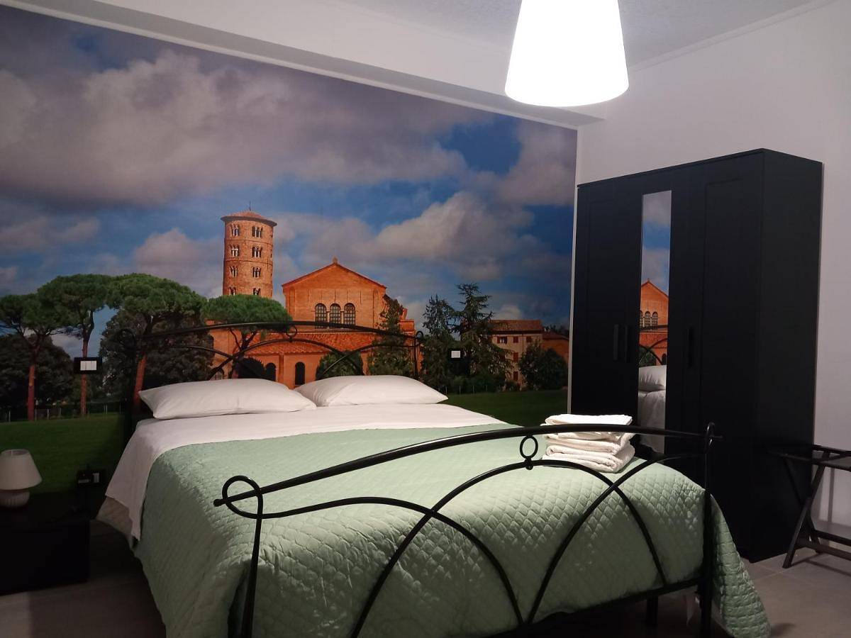 Double Room with Private Bathroom in Ravenne, Province de Ravenne