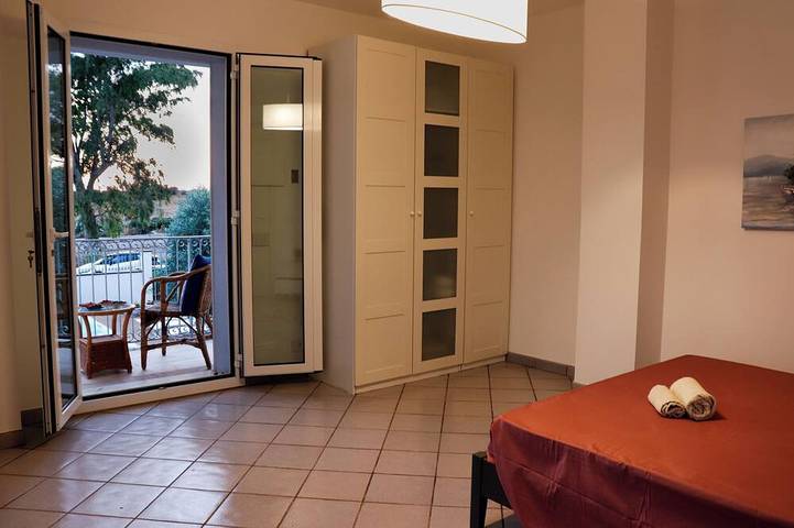 A 5-minute walk from the beach, a large villa with a pool, perfect for large families in Marina di Ragusa, Ragusa