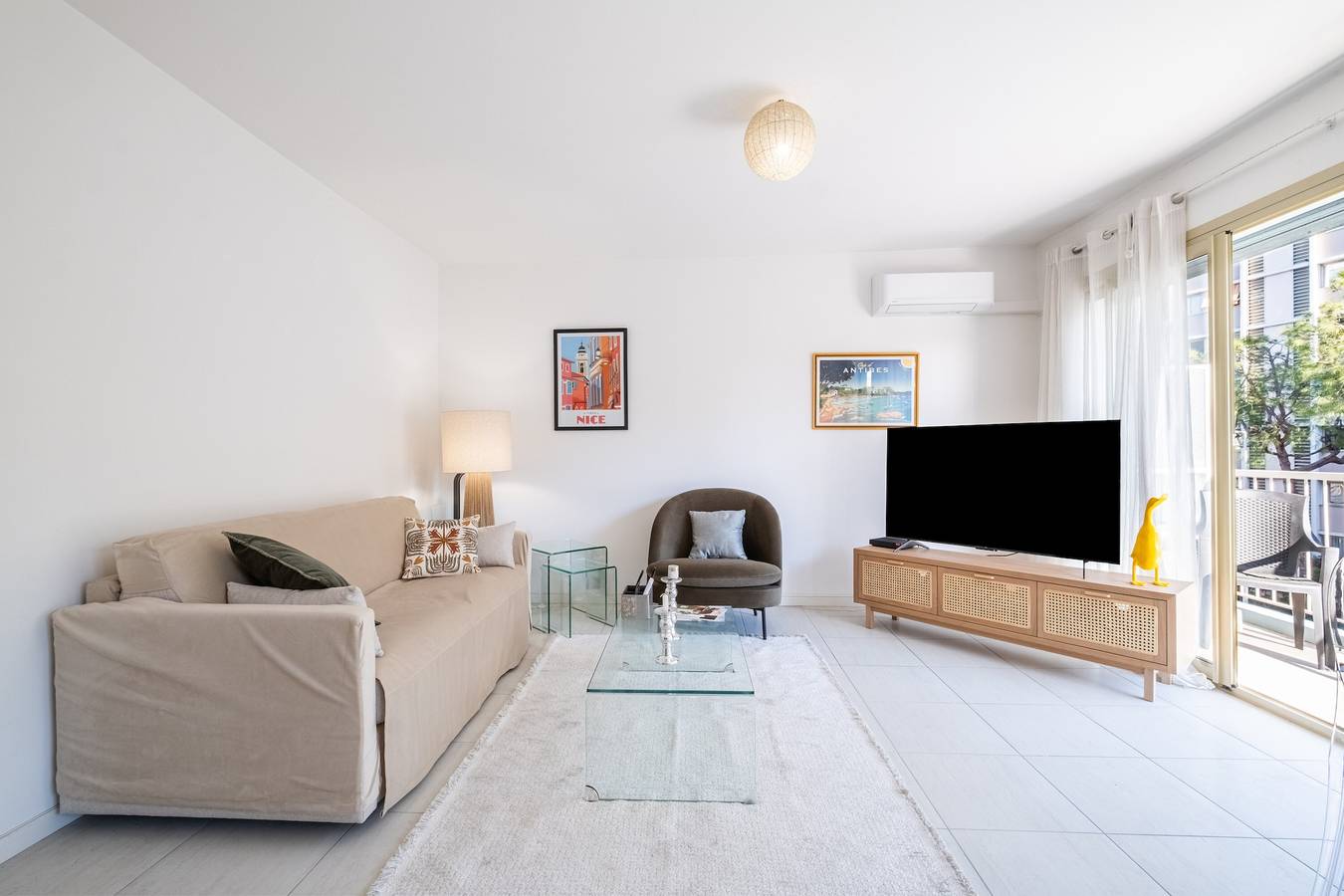 Entire apartment, “Miramar 2nd” Apartment with Balcony, Wi-Fi, and Air Conditioning in Cagnes-sur-Mer, Cannes region