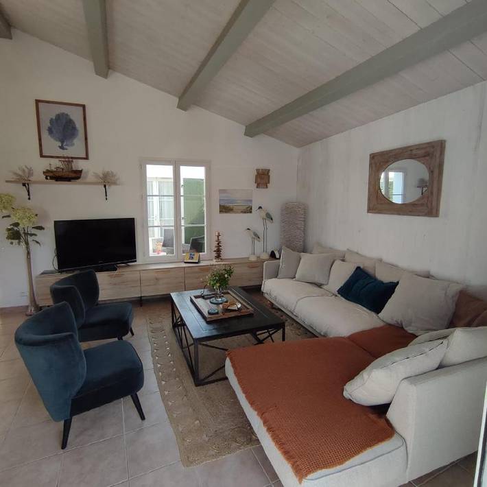 Location de vacances pour 8 personnes, avec jardin, animaux acceptés dans Plage Du Gros Jonc Le Bois Plage En Re - 3