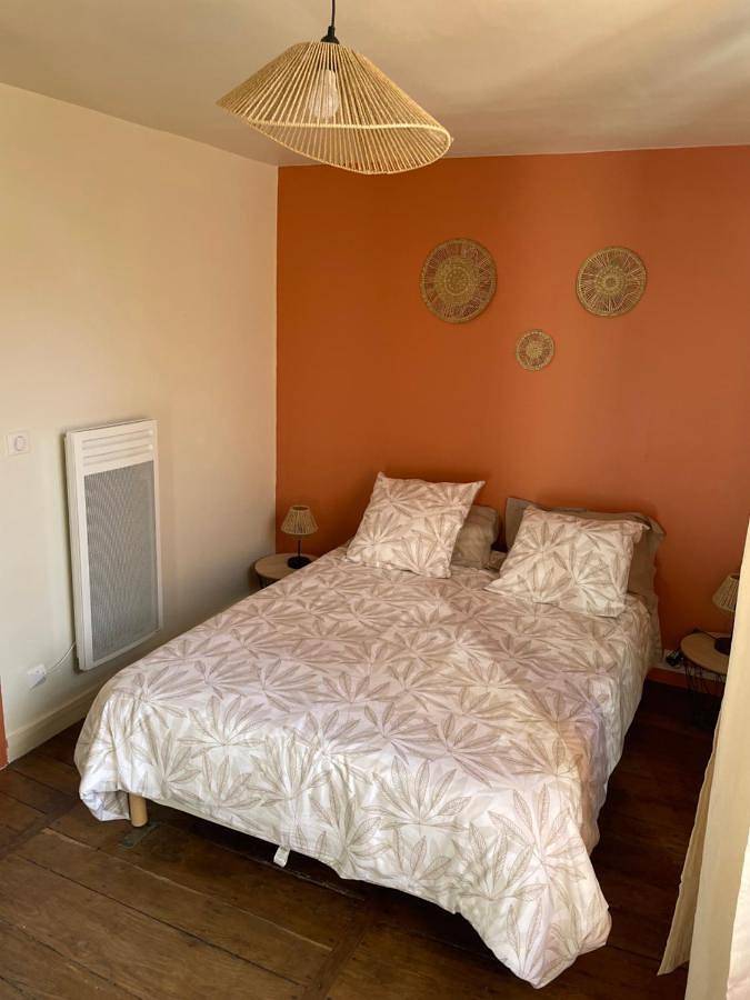 Appartement entier, One-Bedroom Apartment in Navarrenx, Béarn