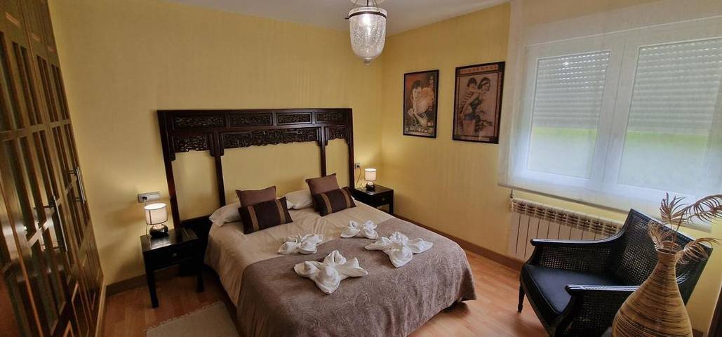 Chalet para 14 personas, con piscina además de vistas y jardín, Se admiten mascotas en Comarca de la Sidra - 2