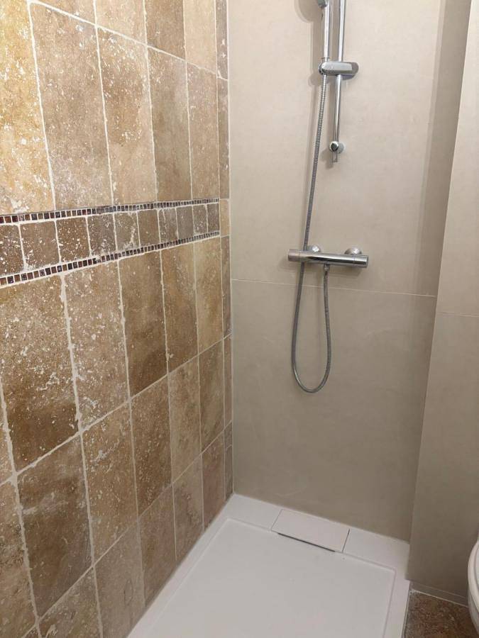 Gîte pour 2 personnes, avec jardin et piscine, animaux acceptés à Mézel - 3