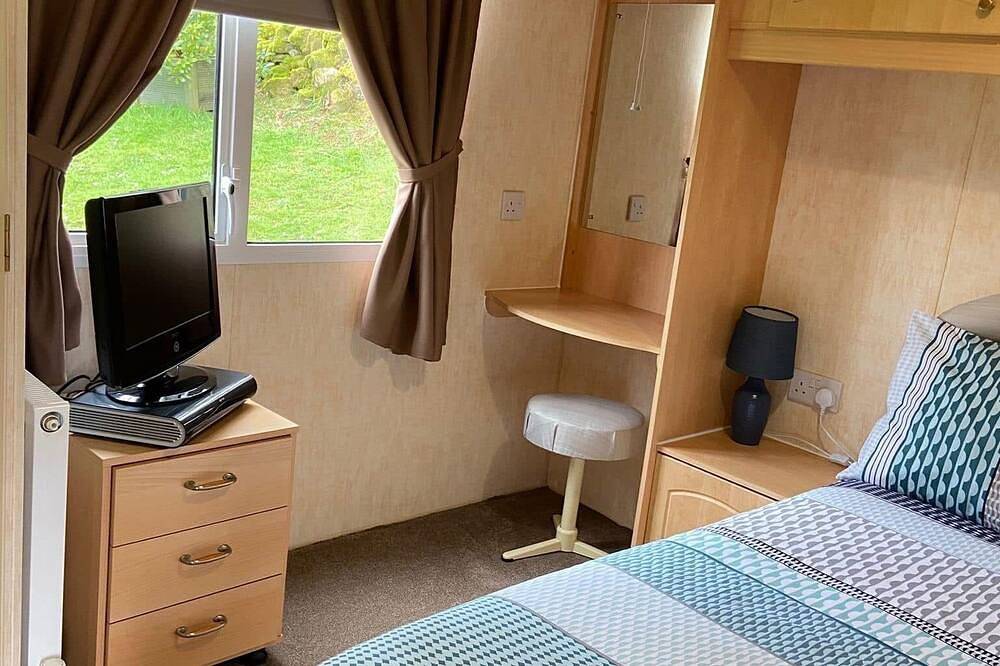 Family & Dog Friendly 2-Bed Caravan, Sleeps 6 in Dumfries und Galloway