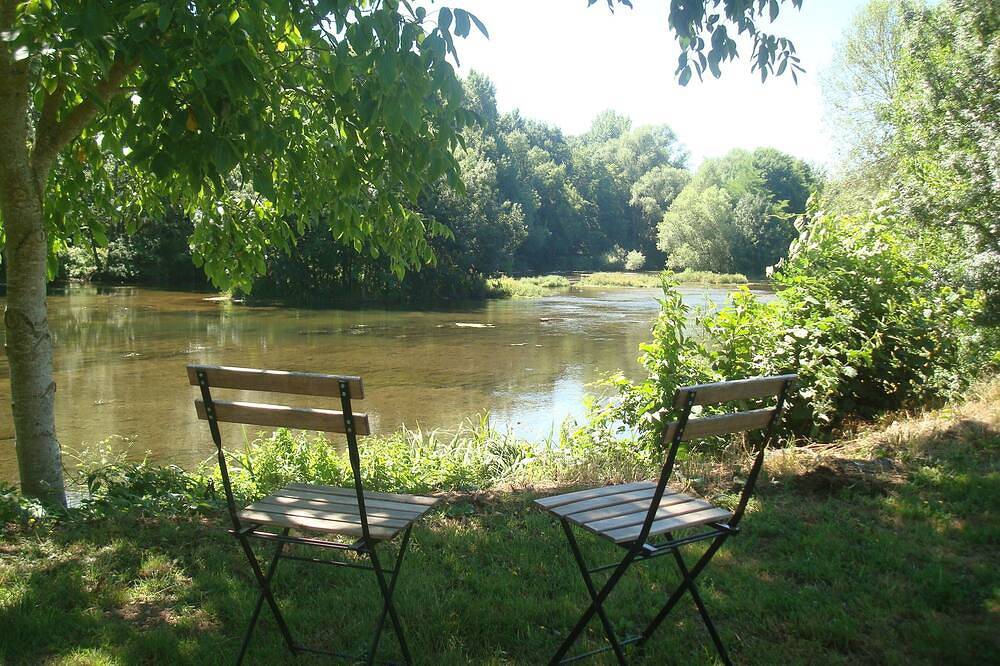 B&B 2 steps from Futuroscope and the A10 motorway. in Jaunay-Clan, Vienne